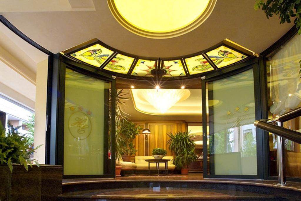 Hotel Europa Бибионе Екстериор снимка