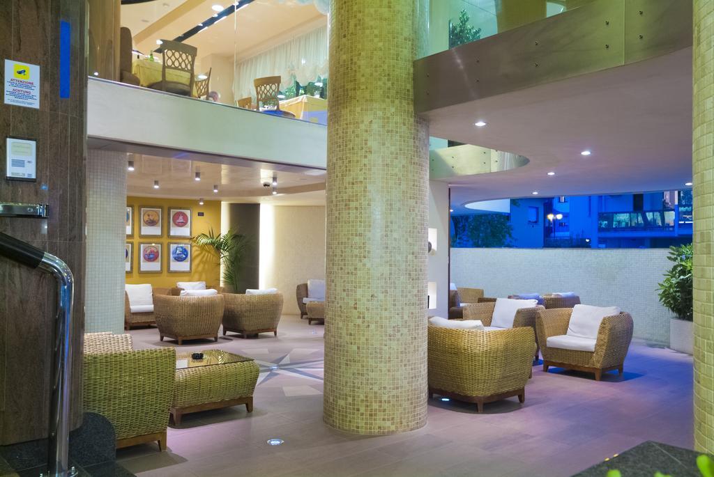 Hotel Europa Бибионе Екстериор снимка
